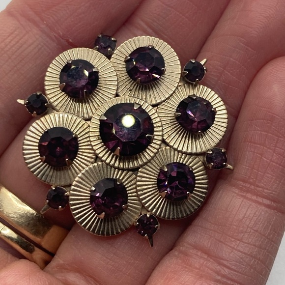 Vtg Purple Crystal Circle Design Flora Flower Brooch 1.5” - Picture 5 of 7
